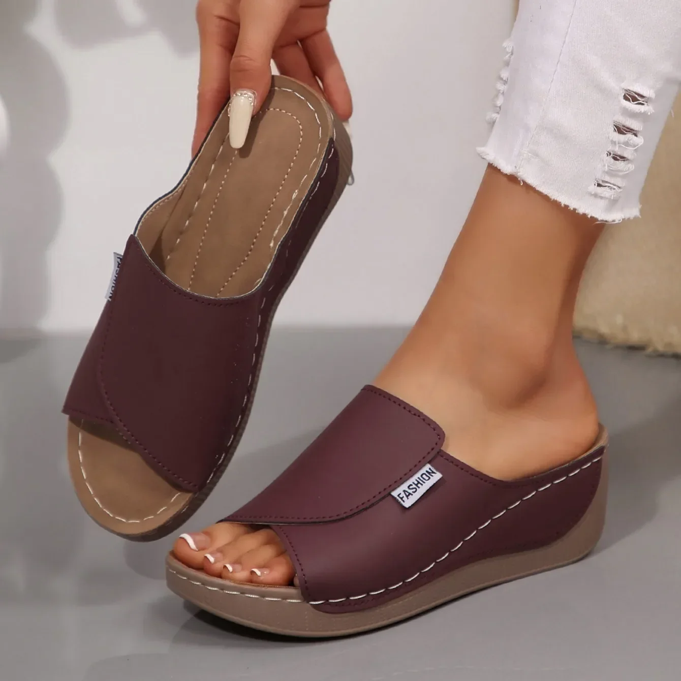 2026 Women Wedge Slippers New Fashion Summer Slippers Open Toe Breathable Sandals Comfortable Buckle Woman Shoes Slides Women