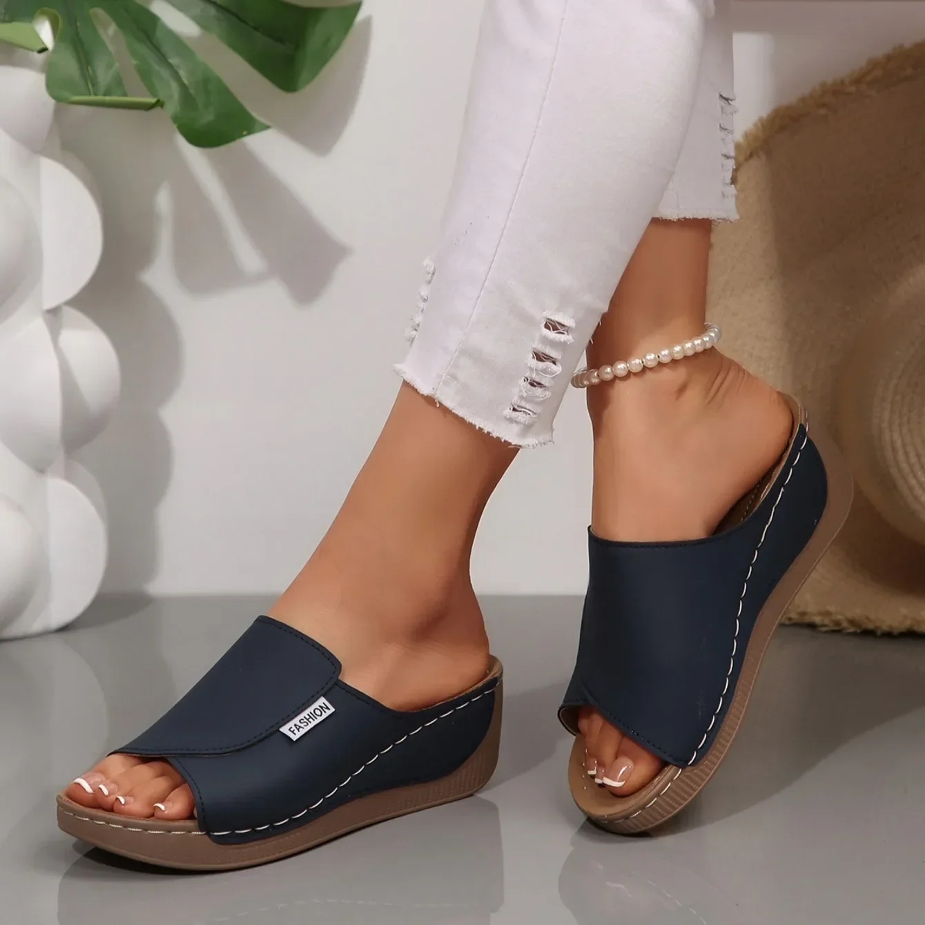 2026 Women Wedge Slippers New Fashion Summer Slippers Open Toe Breathable Sandals Comfortable Buckle Woman Shoes Slides Women