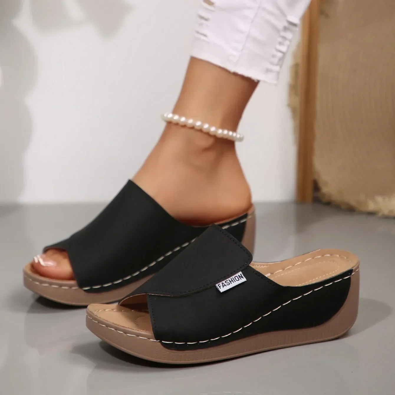2026 Women Wedge Slippers New Fashion Summer Slippers Open Toe Breathable Sandals Comfortable Buckle Woman Shoes Slides Women