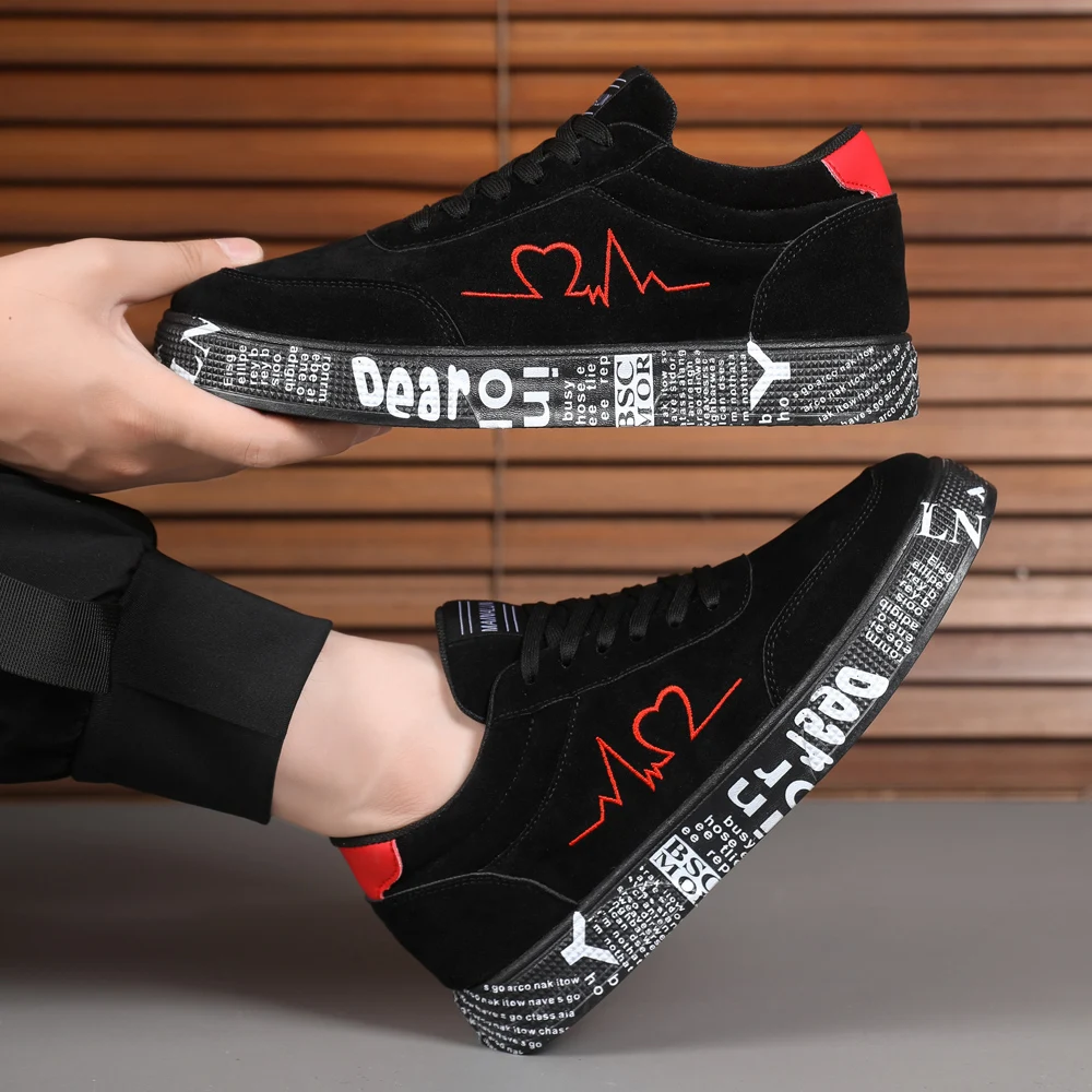 Men's lightweight casual sneakers. Everyday outdoor running and skate shoes for men. Colors: black and red. Sizes: 39 to 48.