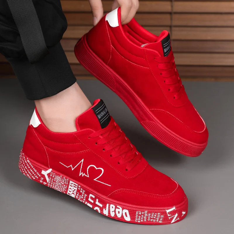 Men's lightweight casual sneakers. Everyday outdoor running and skate shoes for men. Colors: black and red. Sizes: 39 to 48.