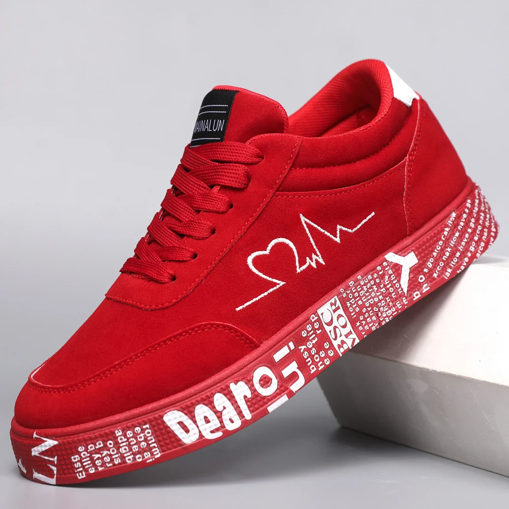 Men's lightweight casual sneakers. Everyday outdoor running and skate shoes for men. Colors: black and red. Sizes: 39 to 48.