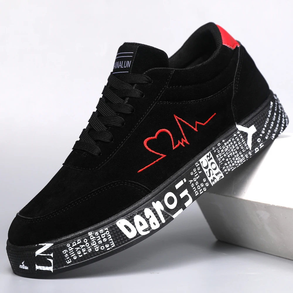 Men's lightweight casual sneakers. Everyday outdoor running and skate shoes for men. Colors: black and red. Sizes: 39 to 48.