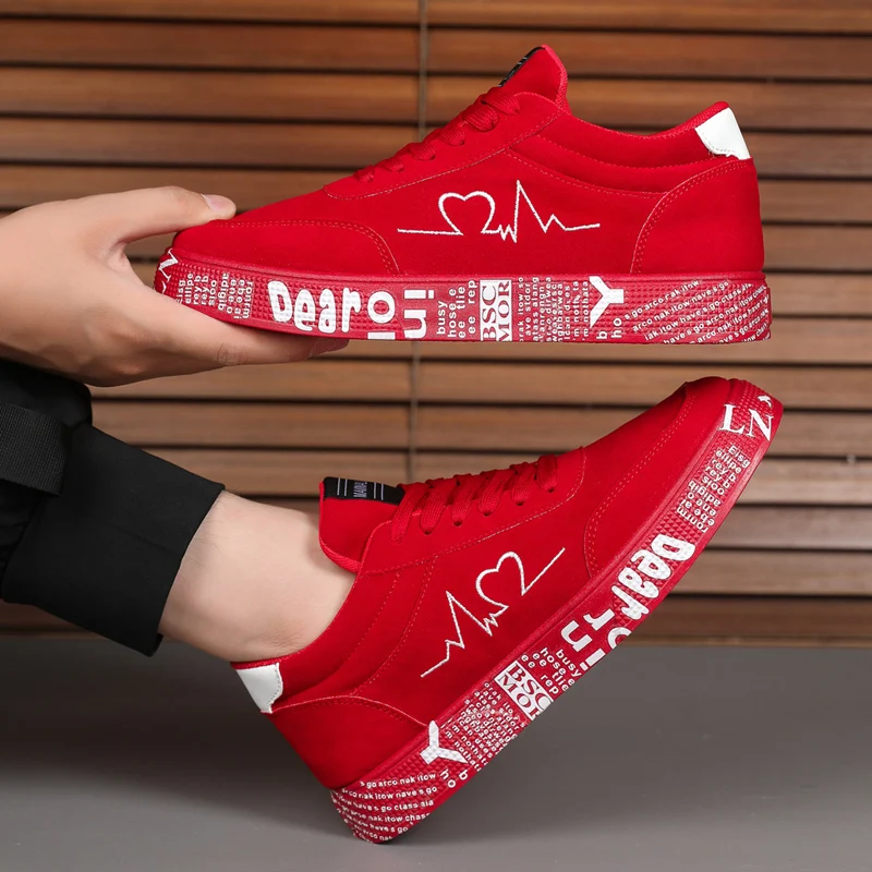 Men's lightweight casual sneakers. Everyday outdoor running and skate shoes for men. Colors: black and red. Sizes: 39 to 48.