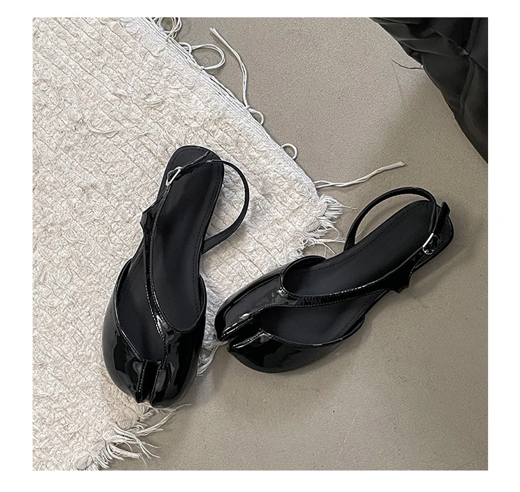 Tabi Sandals Women Brand Designer Cross Ankle Strap Sandals Buckle Slingback Chunky Low Heels Elegant Mary Jane Split-toe Shoes