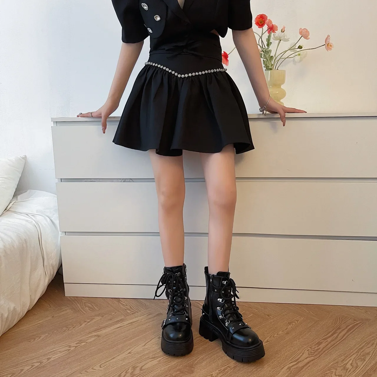 2024 New Women's Rivet Chain Design Short Boots Gothic Shoes Street Fashion Lady Rock Boots Metal Decor Punk Style Women Shoes
