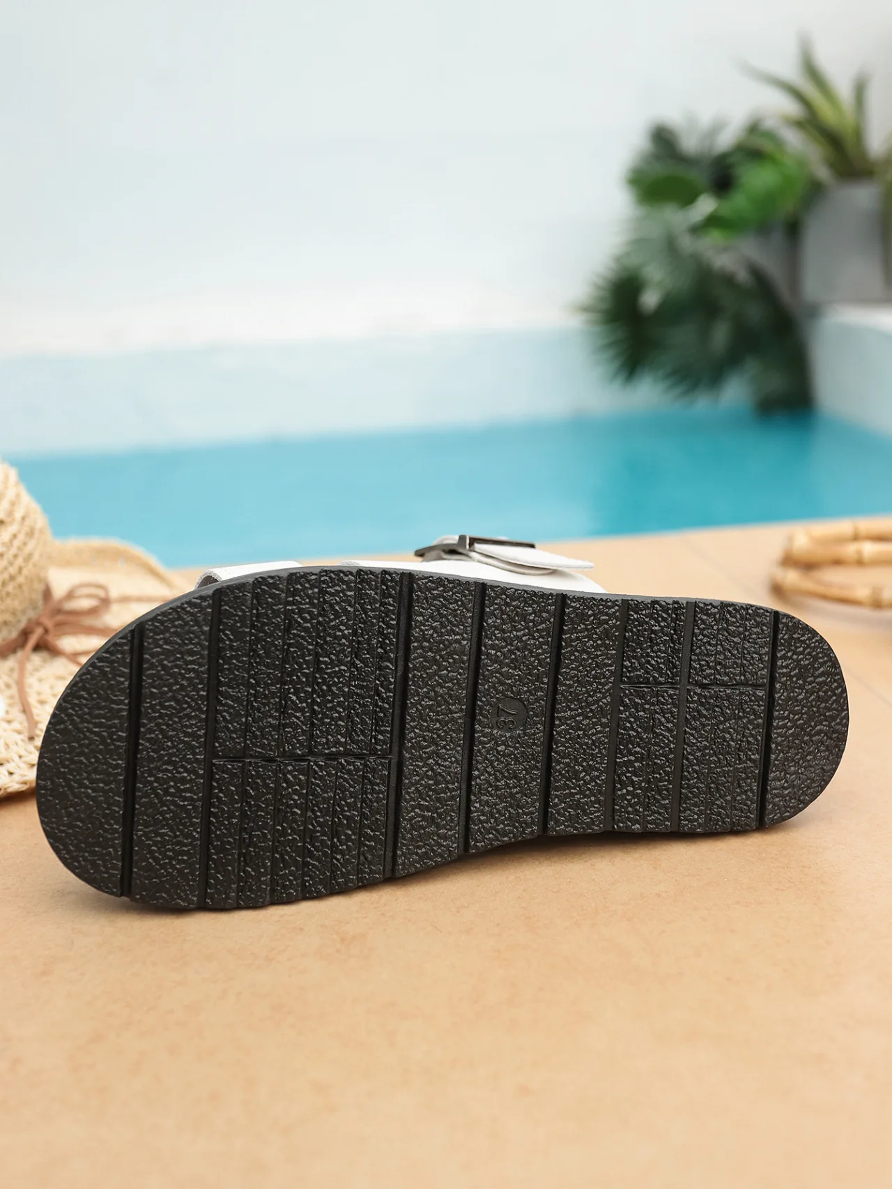 2026 Plus Size 43 Summer New Thick Soled Casual Roman Sandals for Women, Thick Soled Flat Buckle Platform Slippers