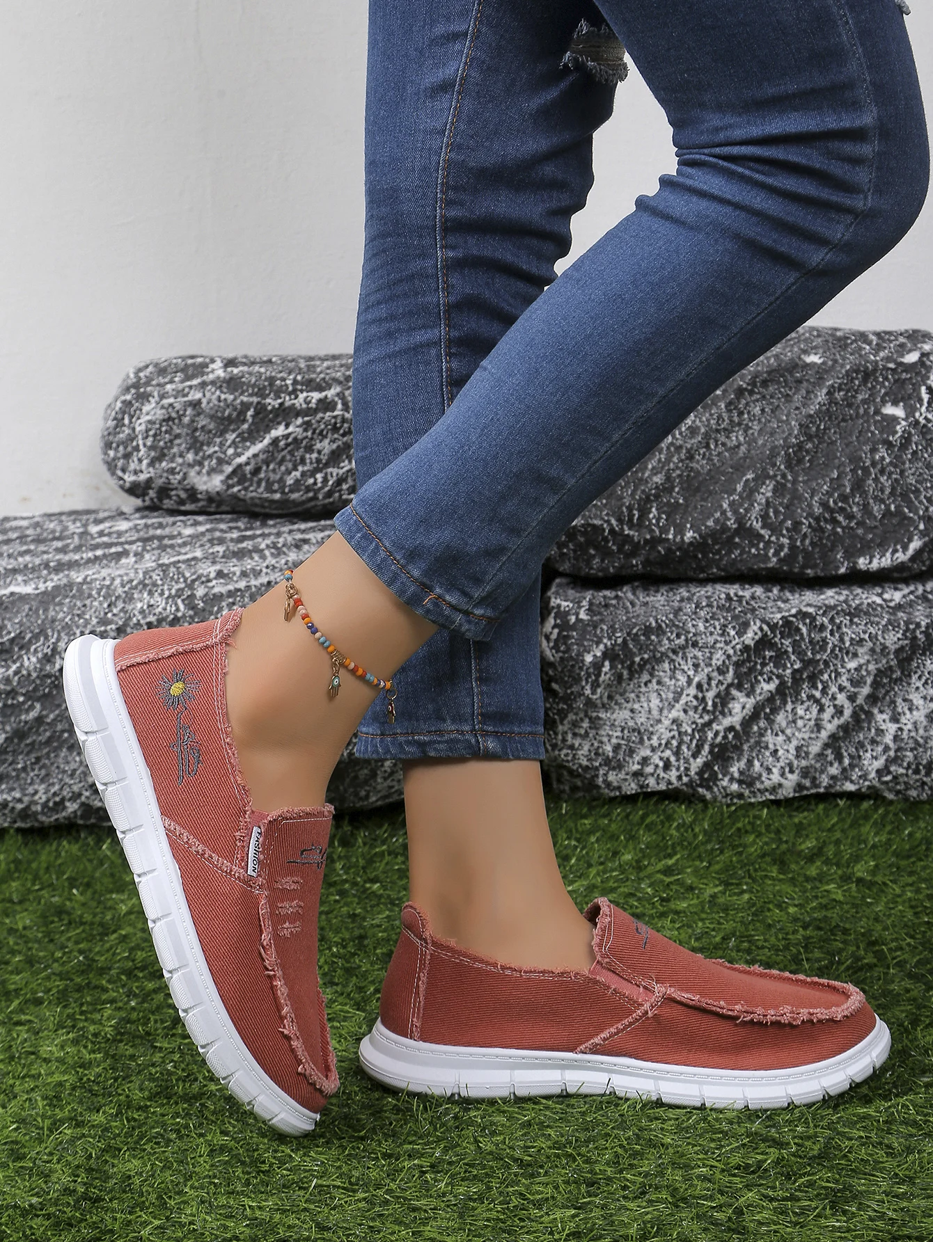 Canvas Slip-On Flats, Frayed Cut Collar Trim, Daisy Vine Stitch Graphic Diamond Lattice White Outsole Commute Lifestyle Shoes