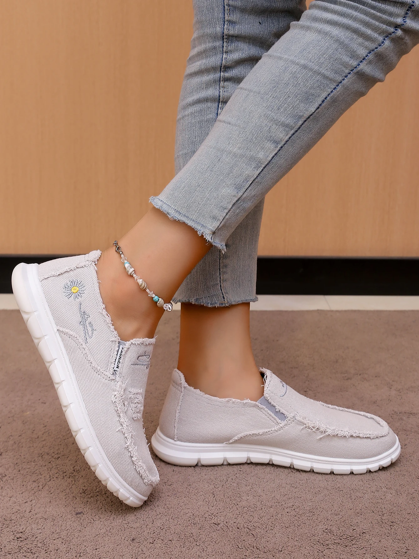 Canvas Slip-On Flats, Frayed Cut Collar Trim, Daisy Vine Stitch Graphic Diamond Lattice White Outsole Commute Lifestyle Shoes
