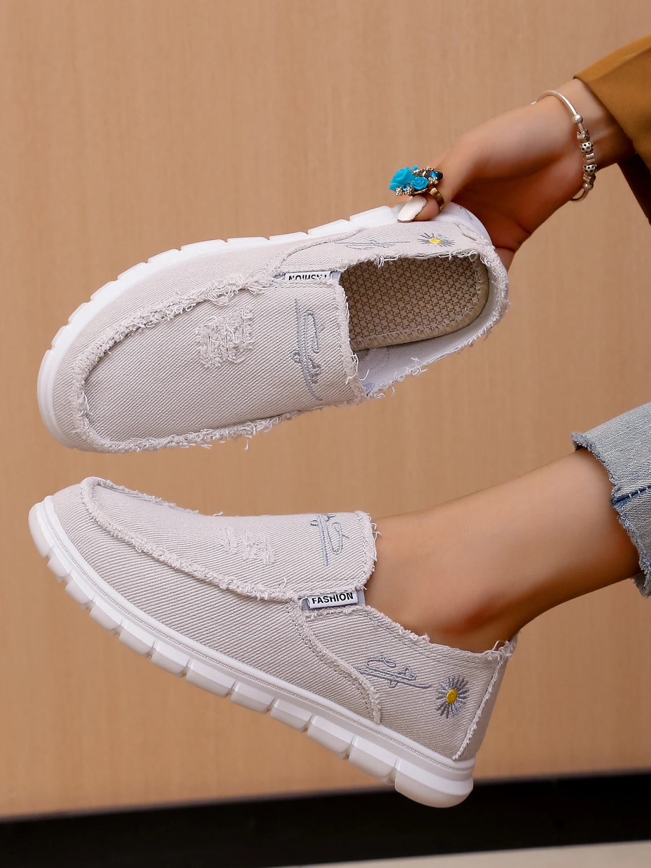 Canvas Slip-On Flats, Frayed Cut Collar Trim, Daisy Vine Stitch Graphic Diamond Lattice White Outsole Commute Lifestyle Shoes
