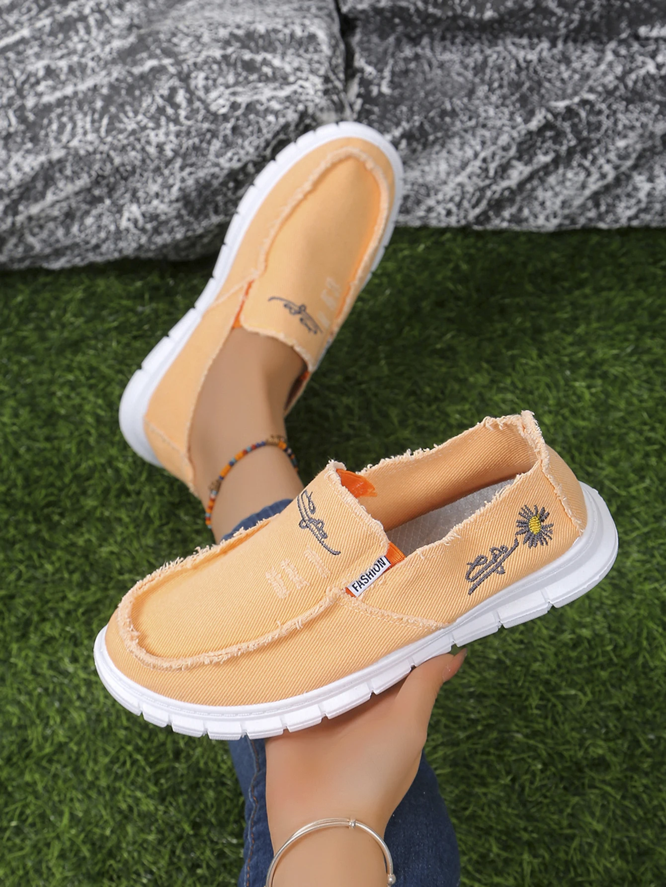 Canvas Slip-On Flats, Frayed Cut Collar Trim, Daisy Vine Stitch Graphic Diamond Lattice White Outsole Commute Lifestyle Shoes