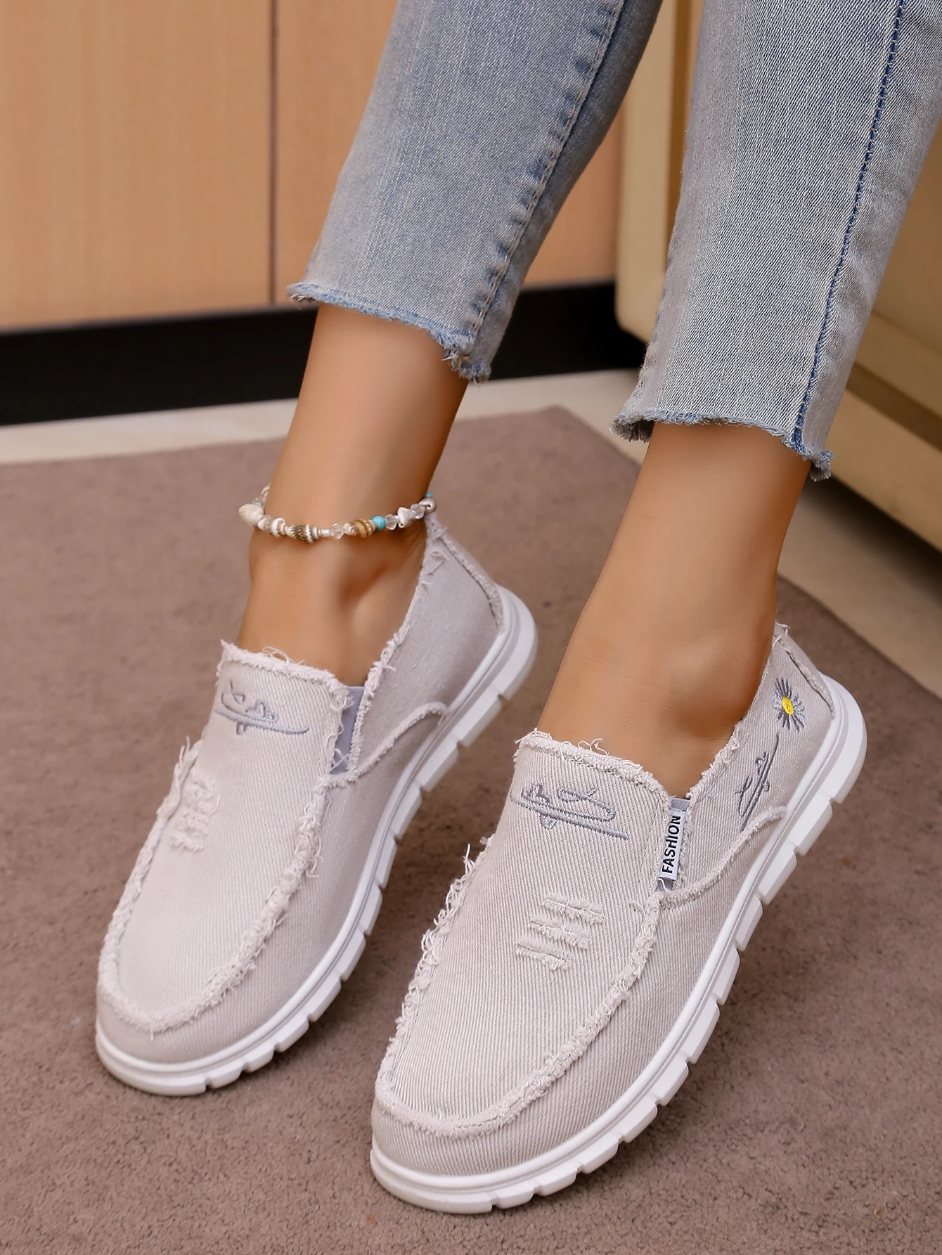 Canvas Slip-On Flats, Frayed Cut Collar Trim, Daisy Vine Stitch Graphic Diamond Lattice White Outsole Commute Lifestyle Shoes