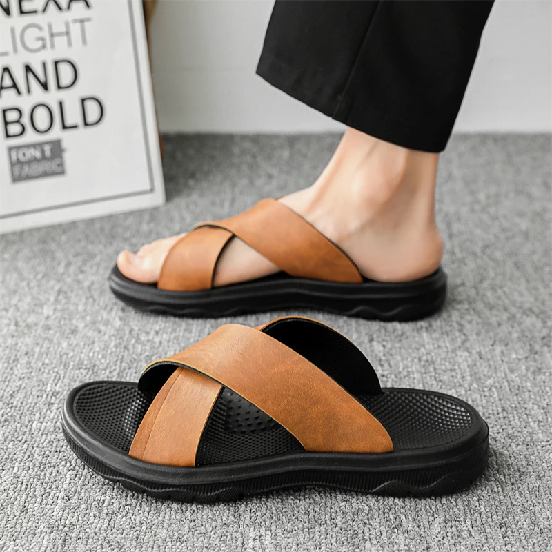 Men's Fashionable Summer Clogs Non-Slip Thick Sole Wear-Resistant Lightweight Comfortable Slip-On Slippers Beach Casual Sandals