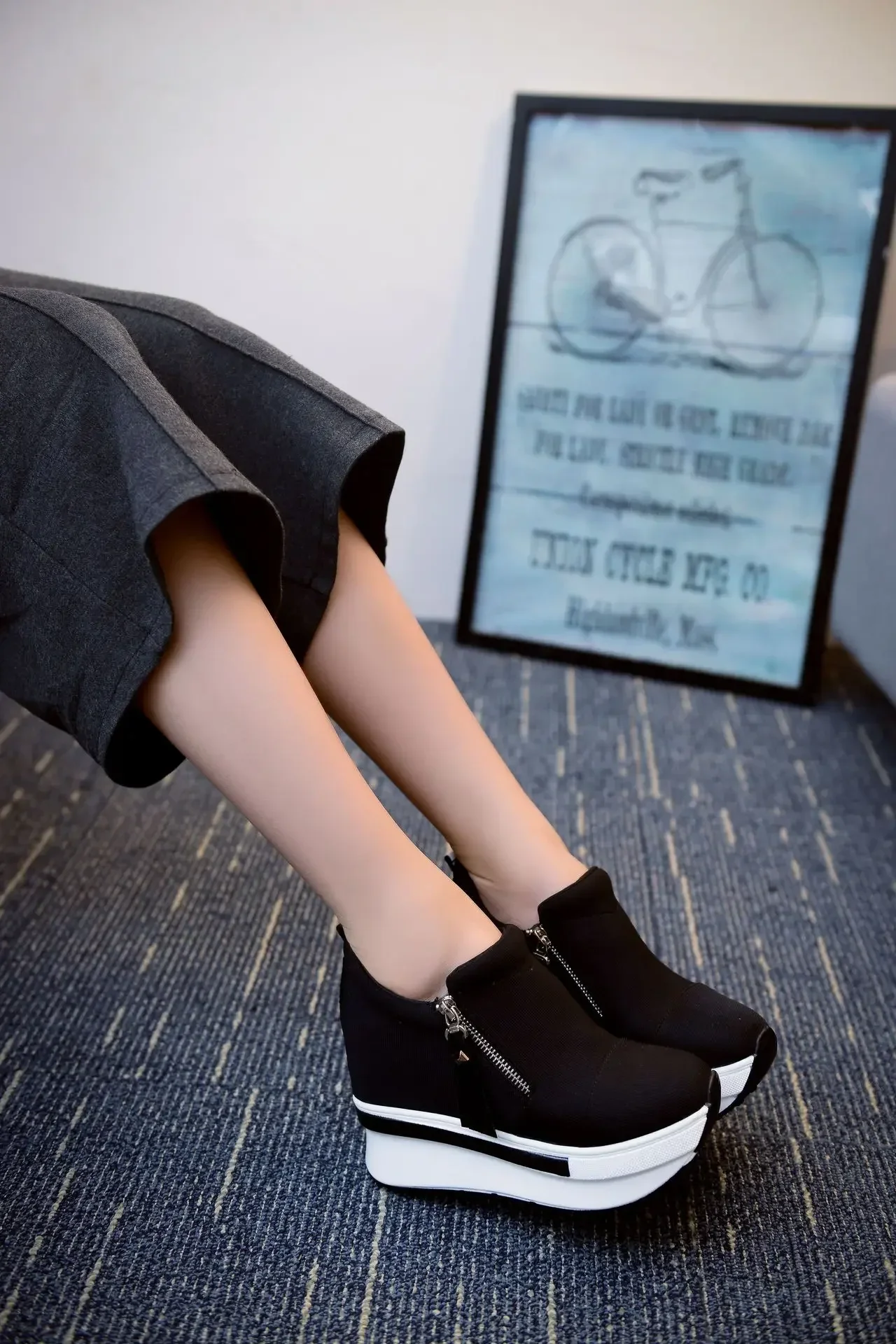 2024 New Platform Sneakers Women Shoes Red Casual Shoes Comfortable Heels Black Canvas Shoes Women Invisible Wedge Sneaker