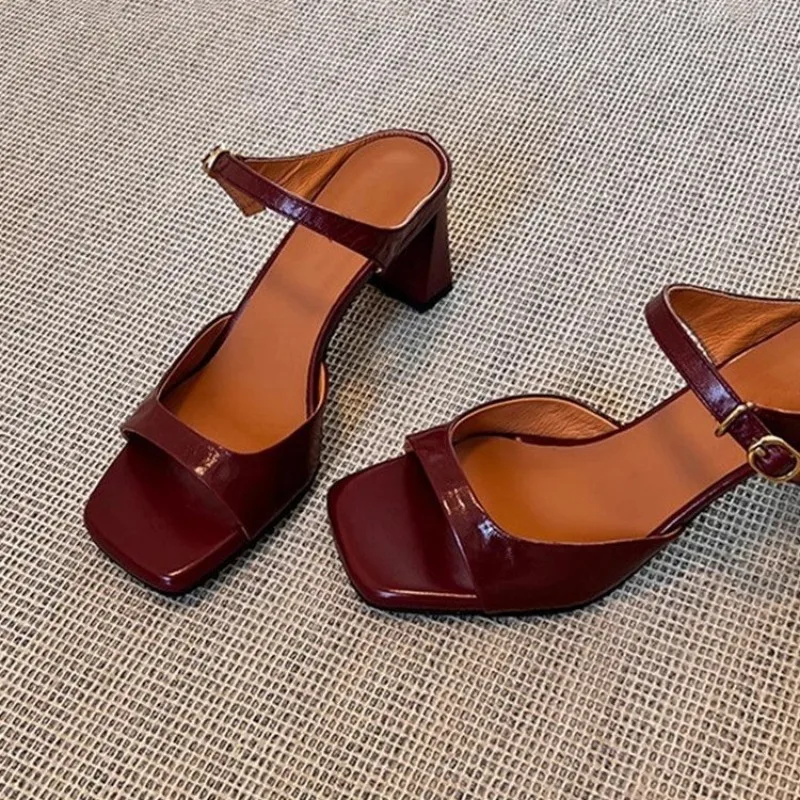 Women's High-Heeled Sandals: 2026 New Summer Collection – Square-Toe, Chunky-Heeled, Height-Enhancing Sandals for Outdoor Wear
