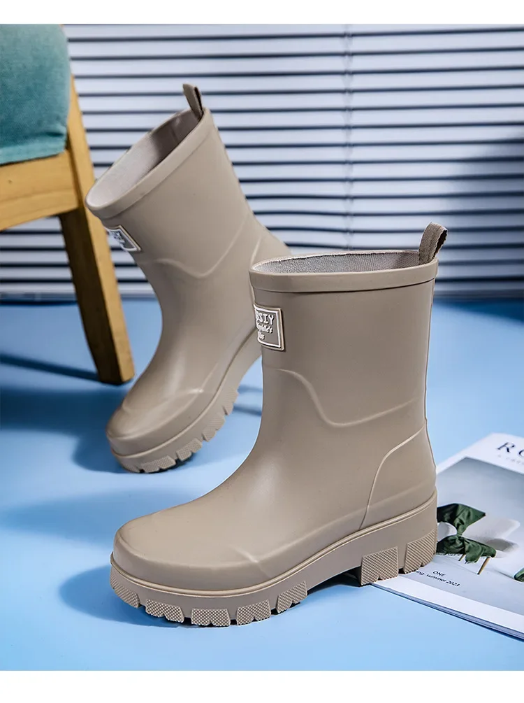 2026Fashionable Korean Women's Mid-Calf Rain Boots Thick Bottom Wear-Resistant Anti-Slip Waterproof Car Wash Shoes Water-Proof