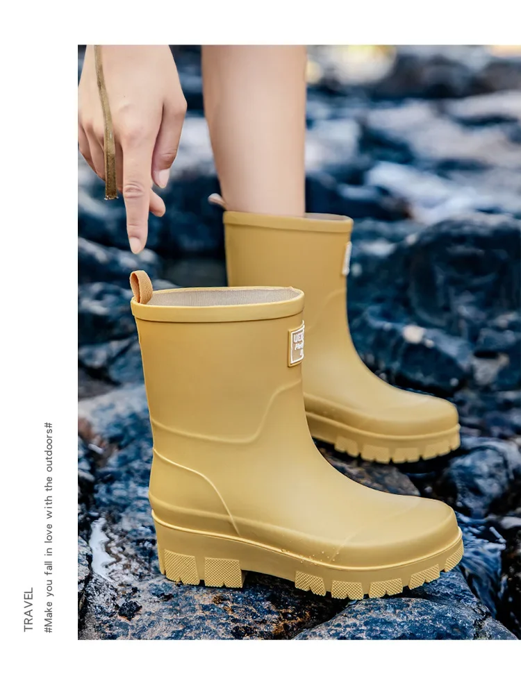 2026Fashionable Korean Women's Mid-Calf Rain Boots Thick Bottom Wear-Resistant Anti-Slip Waterproof Car Wash Shoes Water-Proof