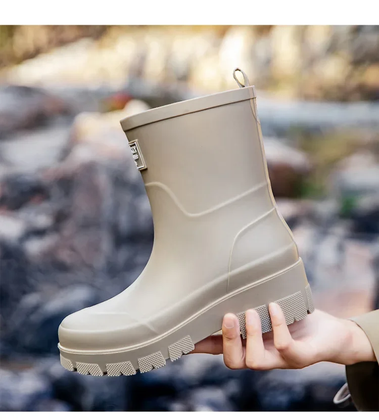 2026Fashionable Korean Women's Mid-Calf Rain Boots Thick Bottom Wear-Resistant Anti-Slip Waterproof Car Wash Shoes Water-Proof