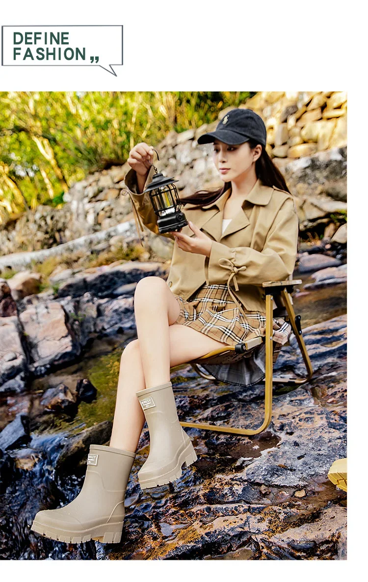 2026Fashionable Korean Women's Mid-Calf Rain Boots Thick Bottom Wear-Resistant Anti-Slip Waterproof Car Wash Shoes Water-Proof