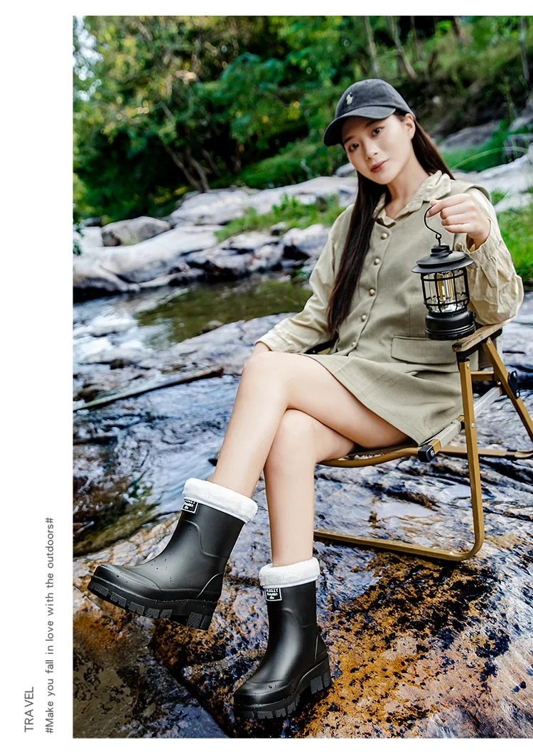 2026Fashionable Korean Women's Mid-Calf Rain Boots Thick Bottom Wear-Resistant Anti-Slip Waterproof Car Wash Shoes Water-Proof