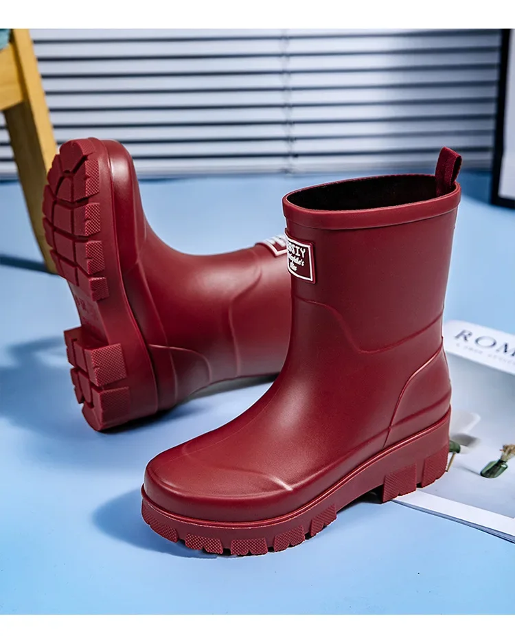 2026Fashionable Korean Women's Mid-Calf Rain Boots Thick Bottom Wear-Resistant Anti-Slip Waterproof Car Wash Shoes Water-Proof