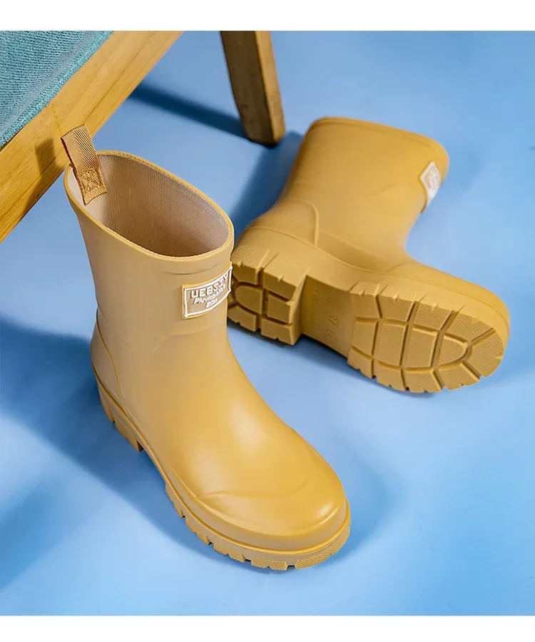 2026Fashionable Korean Women's Mid-Calf Rain Boots Thick Bottom Wear-Resistant Anti-Slip Waterproof Car Wash Shoes Water-Proof