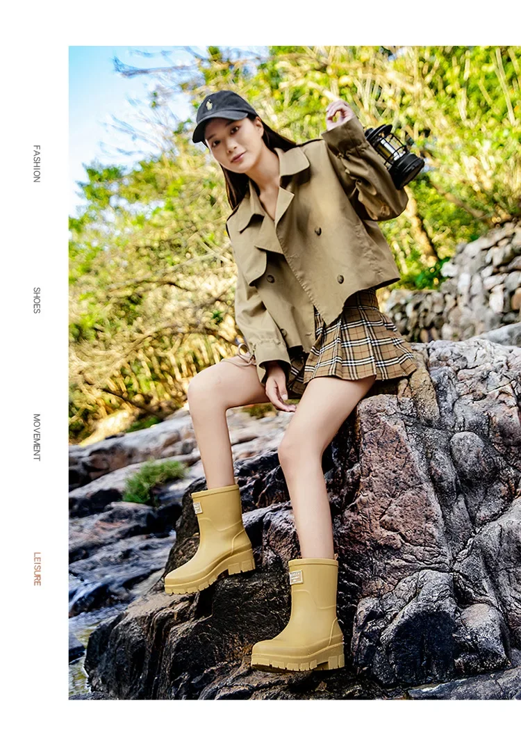 2026Fashionable Korean Women's Mid-Calf Rain Boots Thick Bottom Wear-Resistant Anti-Slip Waterproof Car Wash Shoes Water-Proof