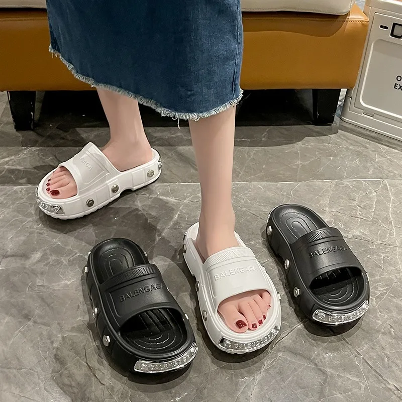 Women's Sandals Fashion Platform Slippers Punk Style Rivet Women's Shoes Increase Height Thick Soled EVA Anti-slip Slipper Paris
