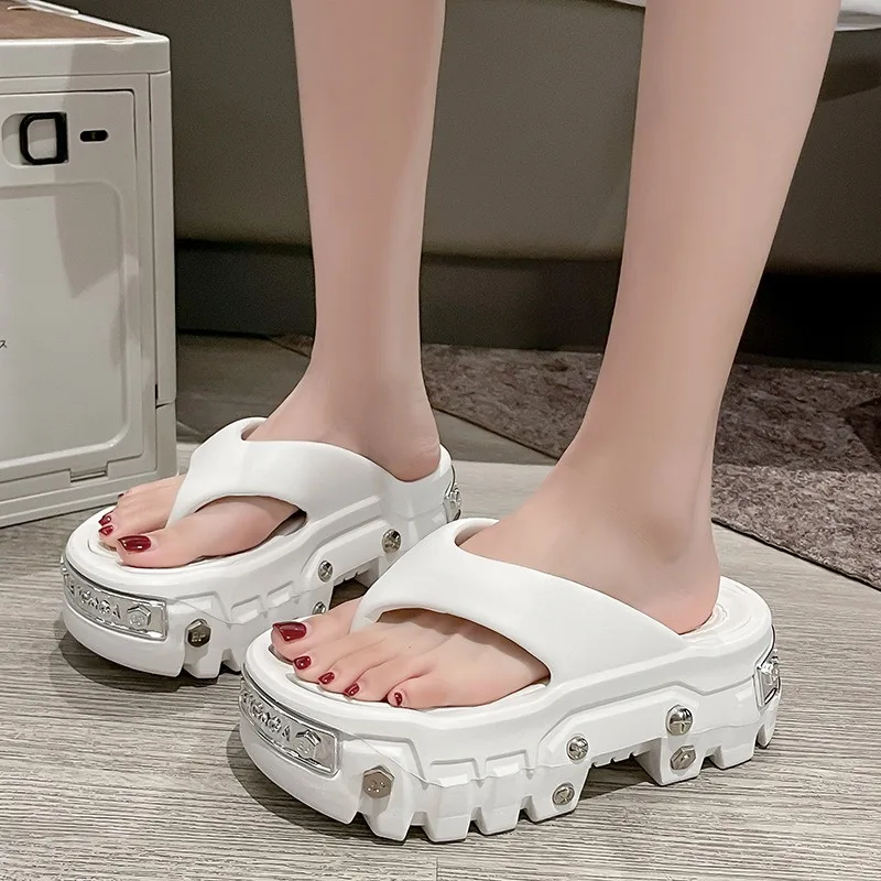 Women's Sandals Fashion Platform Slippers Punk Style Rivet Women's Shoes Increase Height Thick Soled EVA Anti-slip Slipper Paris
