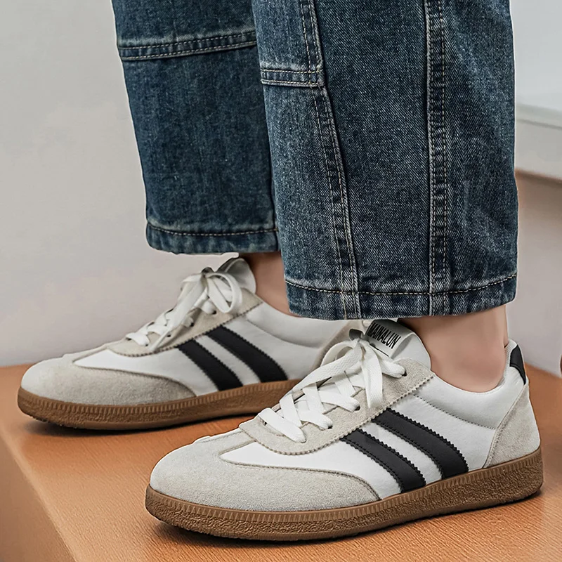 A Pair of Skateboard Shoes, Shoes for men,German Training Shoes, Men's tennis shoes,Men'S Fashionable Sports And Leisure Shoes,
