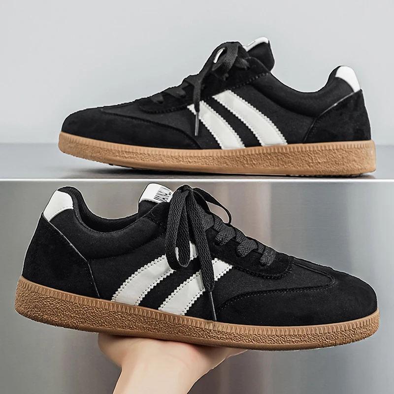 A Pair of Skateboard Shoes, Shoes for men,German Training Shoes, Men's tennis shoes,Men'S Fashionable Sports And Leisure Shoes,