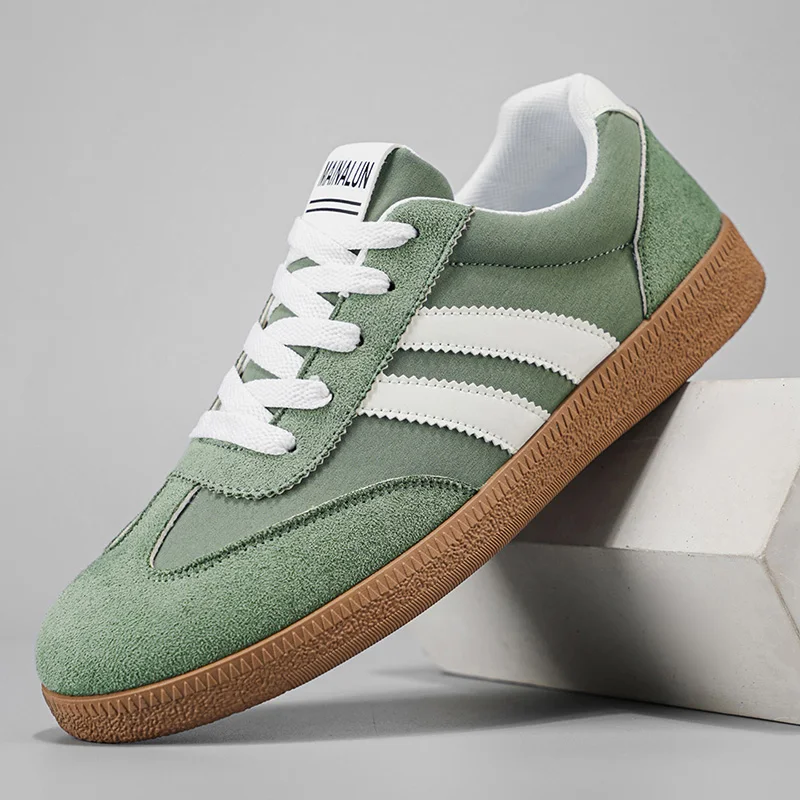 A Pair of Skateboard Shoes, Shoes for men,German Training Shoes, Men's tennis shoes,Men'S Fashionable Sports And Leisure Shoes,
