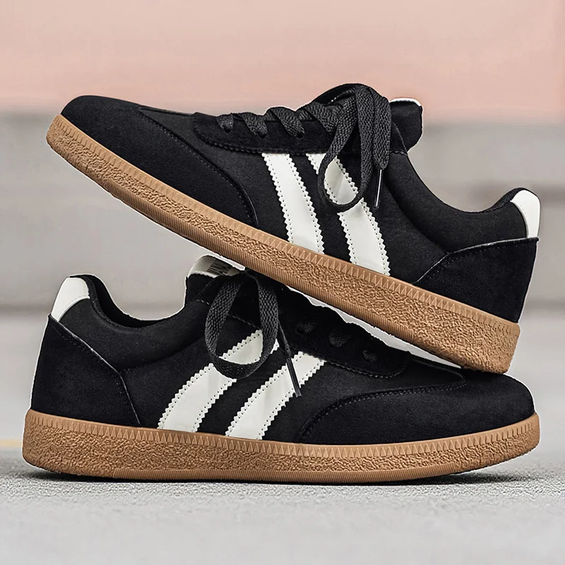 A Pair of Skateboard Shoes, Shoes for men,German Training Shoes, Men's tennis shoes,Men'S Fashionable Sports And Leisure Shoes,