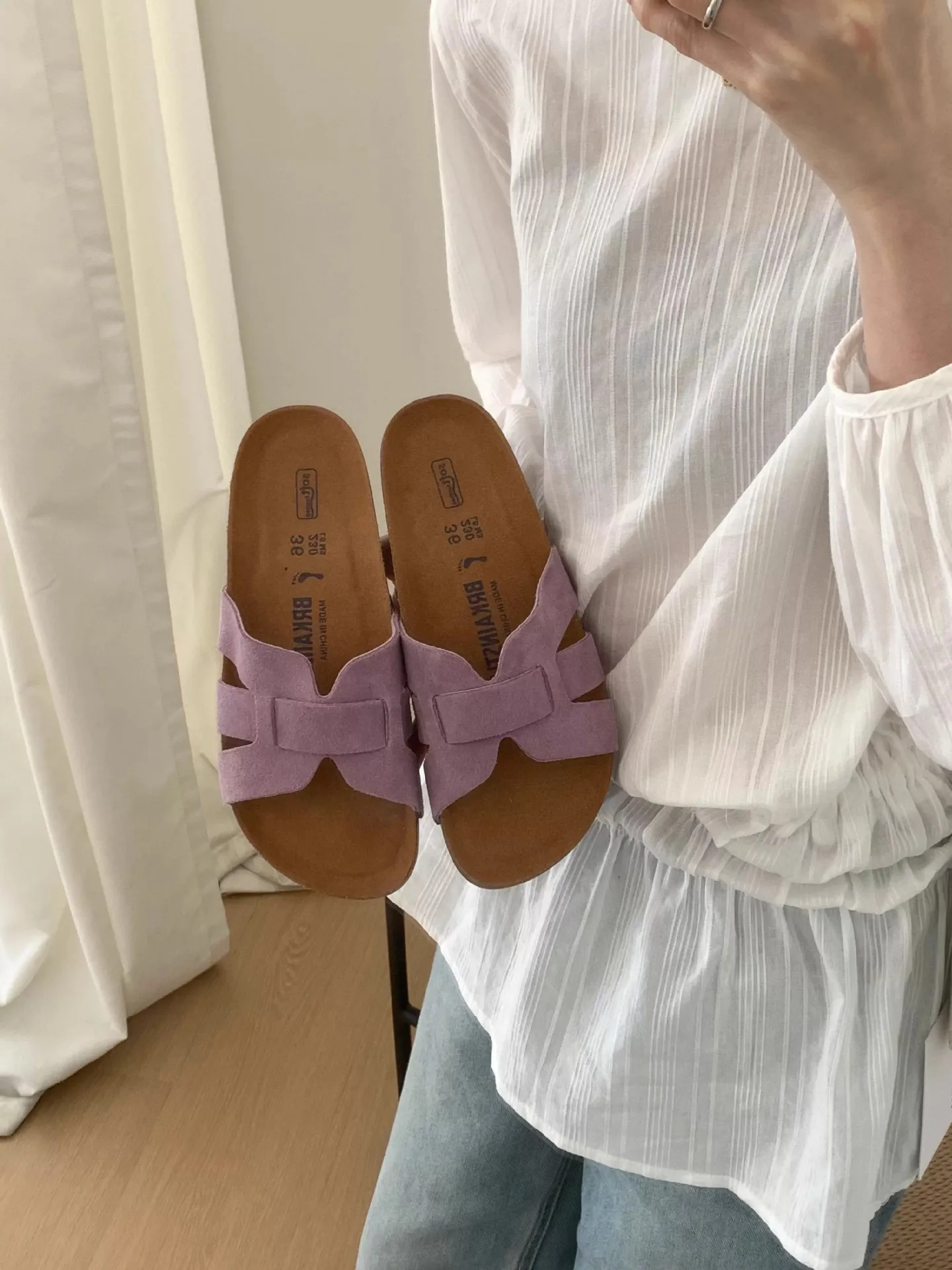 Plus Size Soft Sole Vintage Flip Flops Summer New Round Toe Suede Cutout Flat Sandals