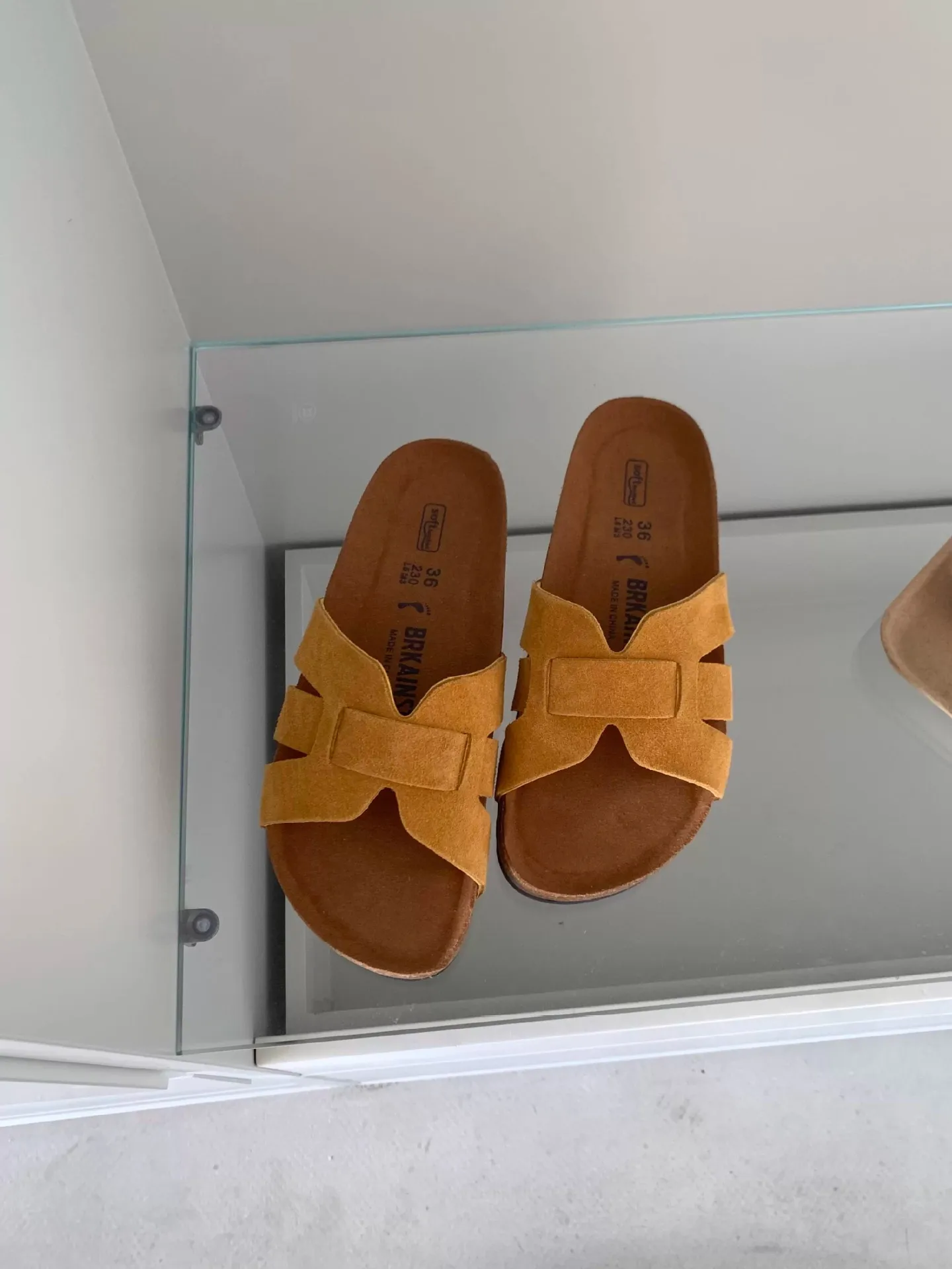 Plus Size Soft Sole Vintage Flip Flops Summer New Round Toe Suede Cutout Flat Sandals