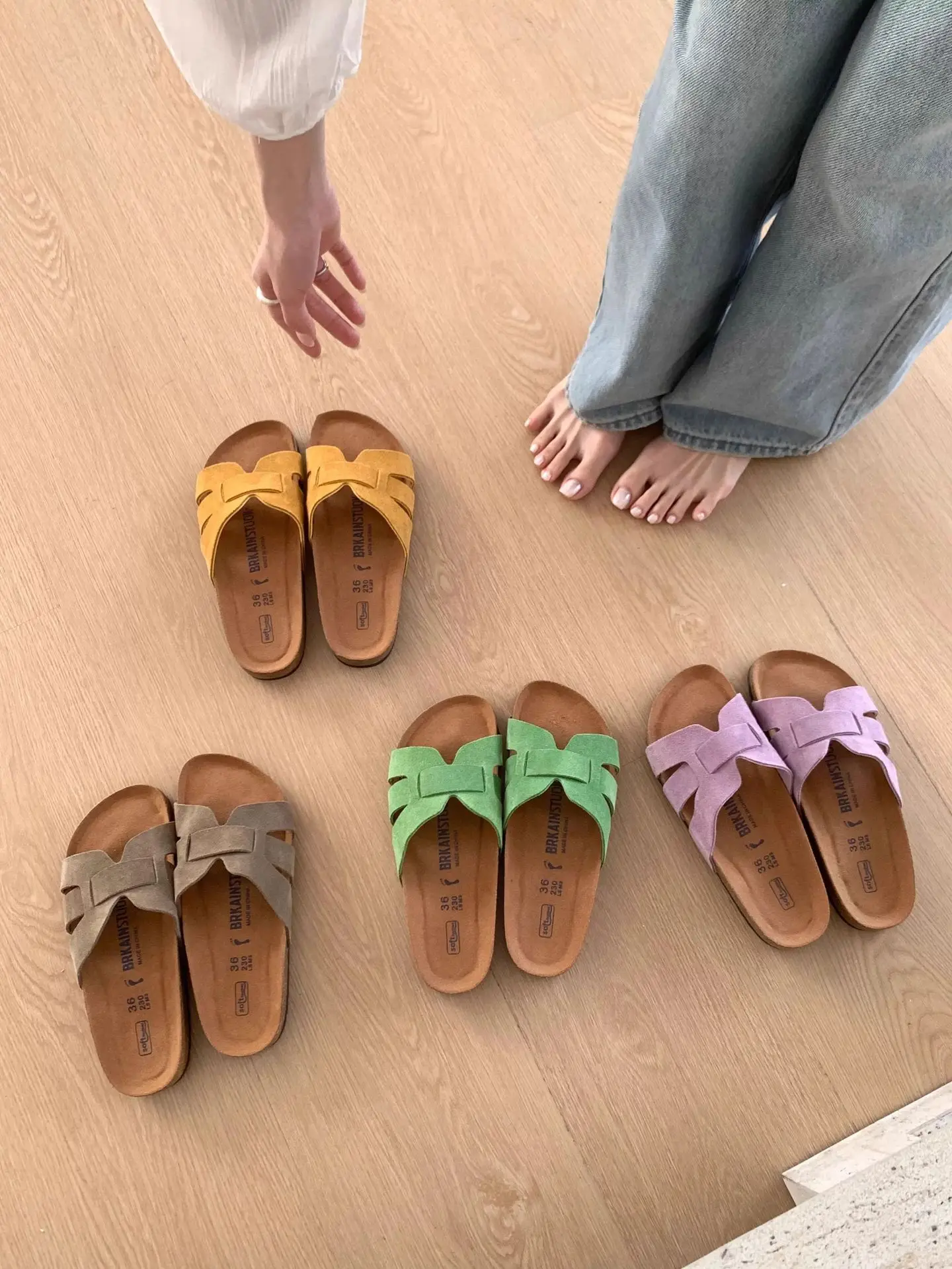 Plus Size Soft Sole Vintage Flip Flops Summer New Round Toe Suede Cutout Flat Sandals