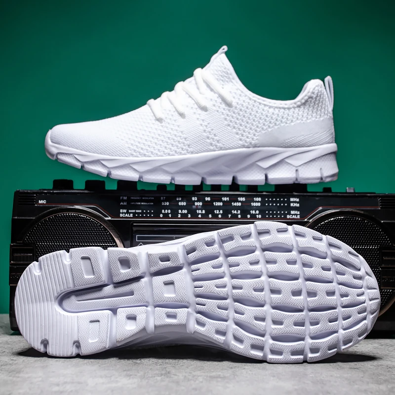 Men's shoes Four Seasons new plus size Flying weaving Lightweight Breathable Casual Sports Shoes Soft Sole Outdoor Running Shoes