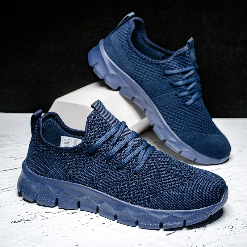 Men's shoes Four Seasons new plus size Flying weaving Lightweight Breathable Casual Sports Shoes Soft Sole Outdoor Running Shoes