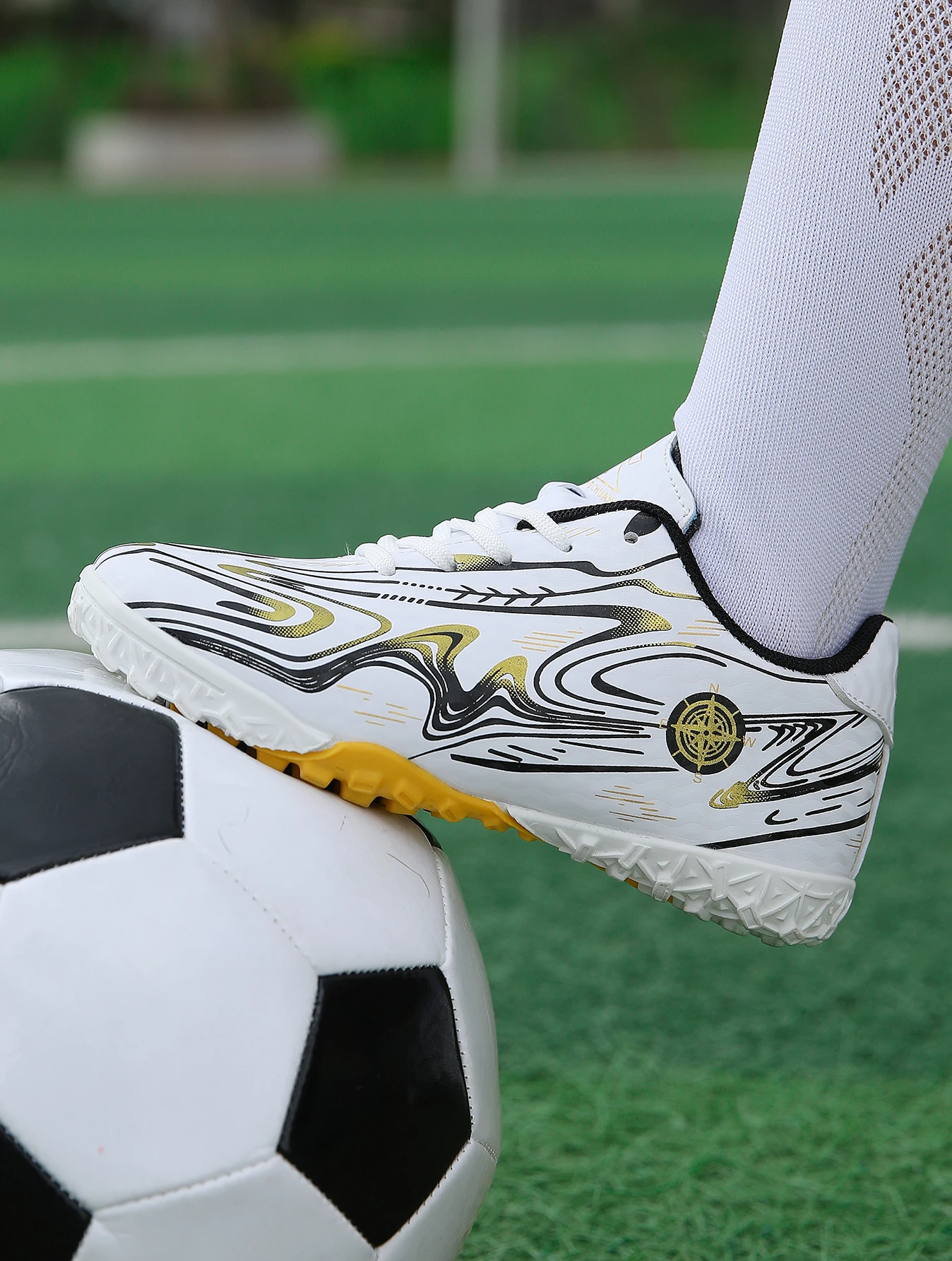 Men Women Soccer Cleats TF Studs Football Boots Breathable Non Slip Training Shoes For Artificial Grass Outdoor Sports Sneakers
