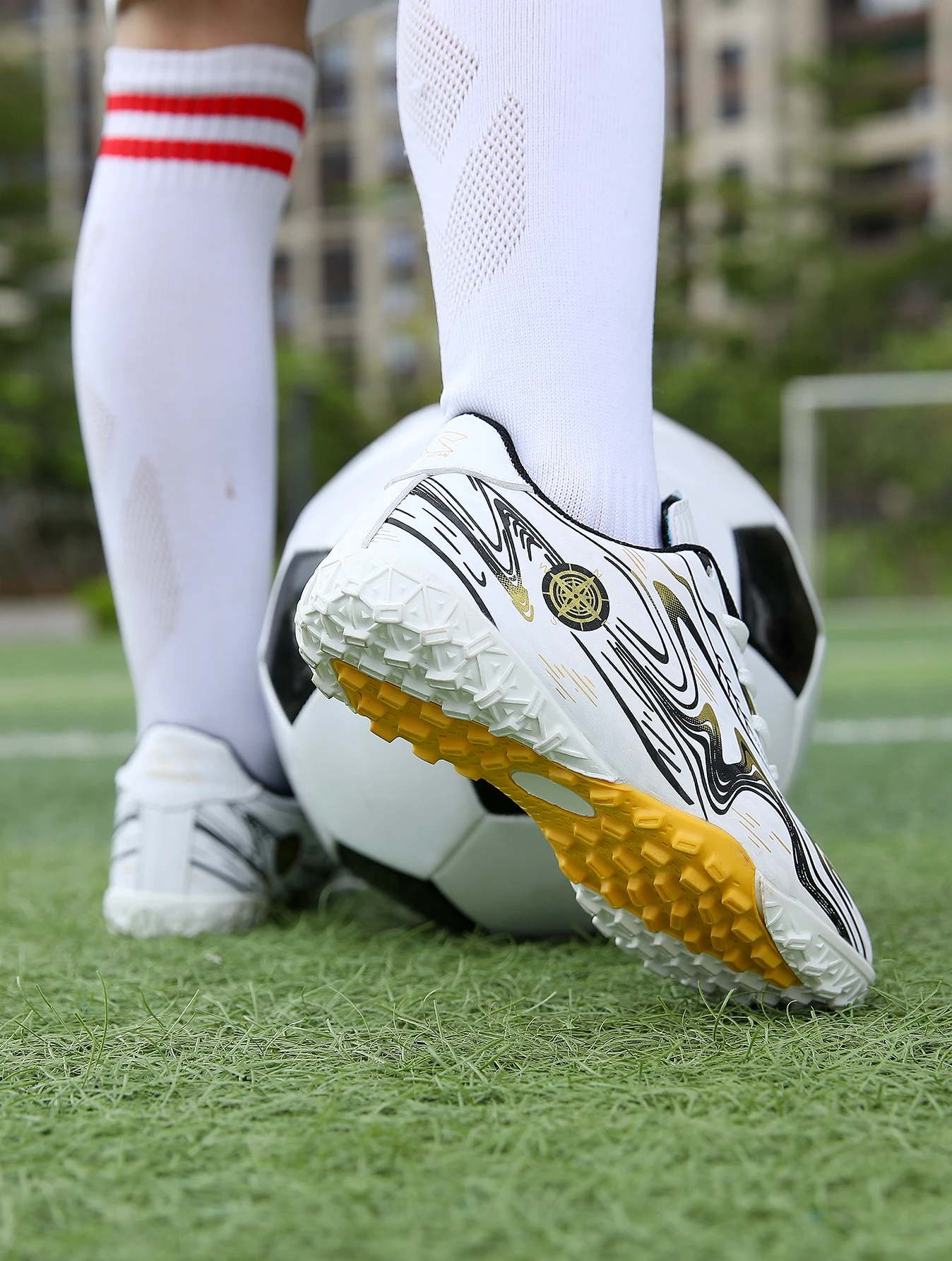 Men Women Soccer Cleats TF Studs Football Boots Breathable Non Slip Training Shoes For Artificial Grass Outdoor Sports Sneakers