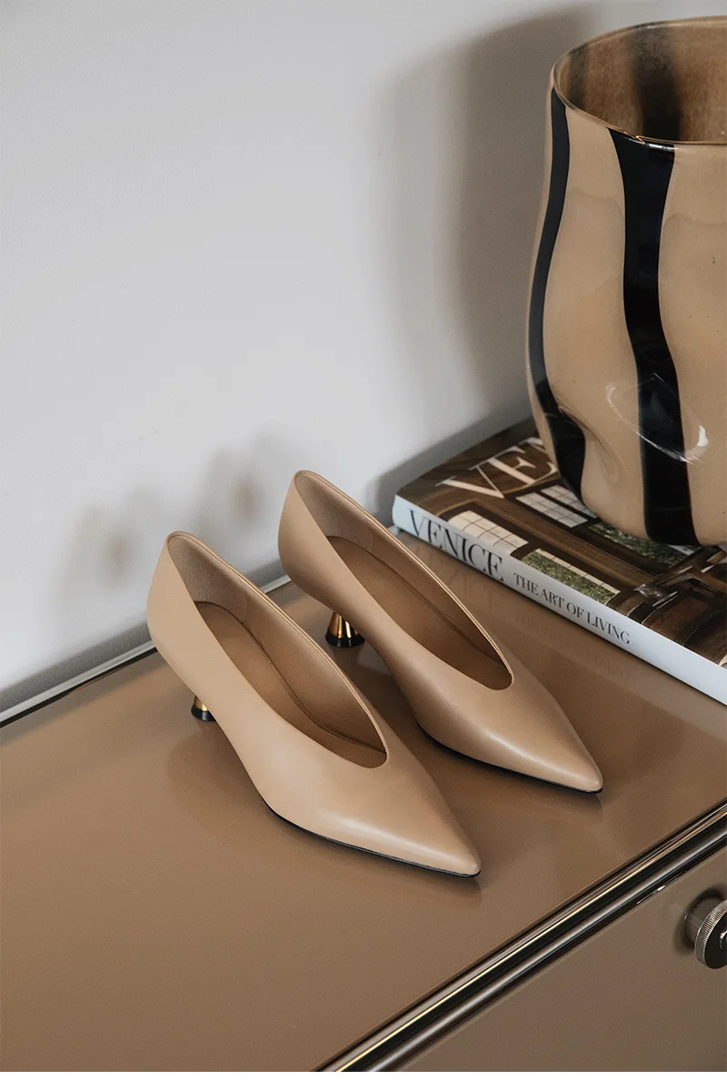 Designer Patent Leather Pointed Toe Women Pumps Shoes Fashion Shallow Slip Spring Autumn Dancing Party Low Heel Shoes