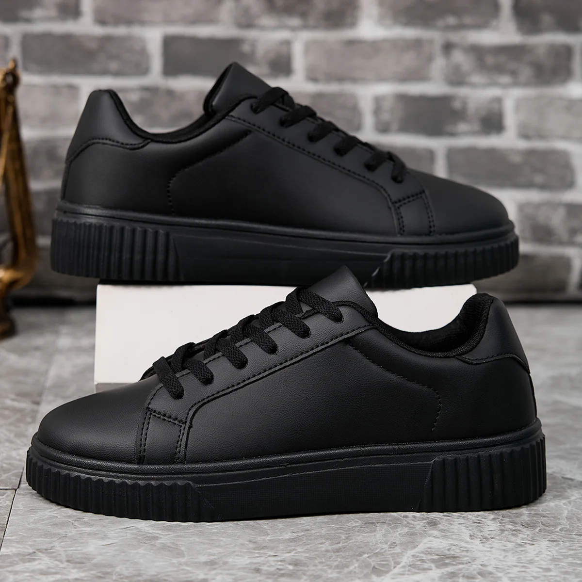 2024 New Men's Sneakers White Casual Shoes Fashion Couple Women Platform Flats All Matching Walking Sneakers for Men Board Shoes