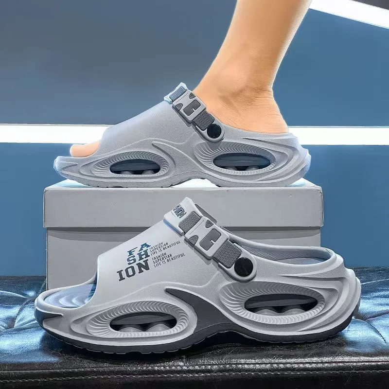Light luxury and soft men's sandals 2026 new thick-soled anti-skid outdoor driving two wear beach shoes