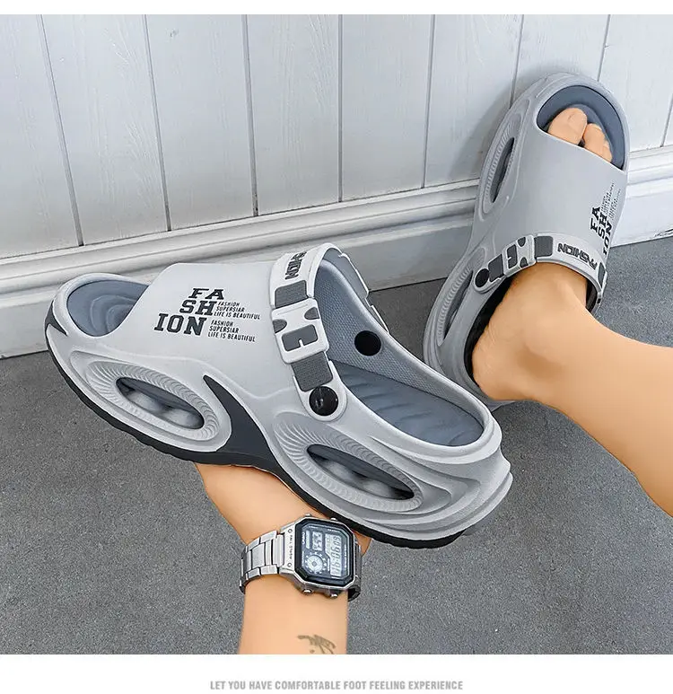Light luxury and soft men's sandals 2026 new thick-soled anti-skid outdoor driving two wear beach shoes