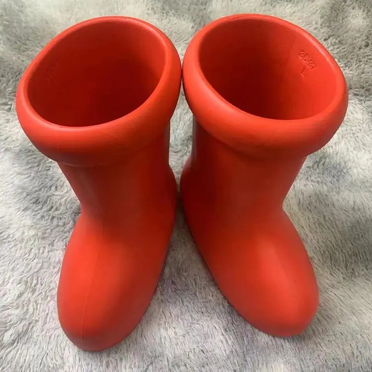 Astro Boy Style Japanese Minimalist Mid-Calf Rain Boots for Men, Fashionable Waterproof Outdoor Boots, Lightweight and Durable Rubber Shoes