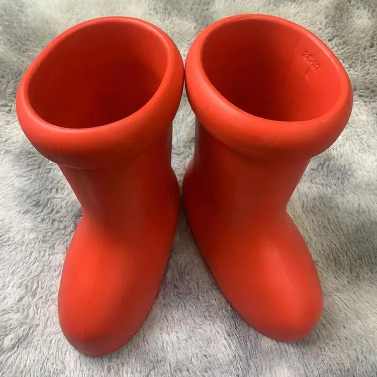 Astro Boy Style Japanese Minimalist Mid-Calf Rain Boots for Men, Fashionable Waterproof Outdoor Boots, Lightweight and Durable Rubber Shoes