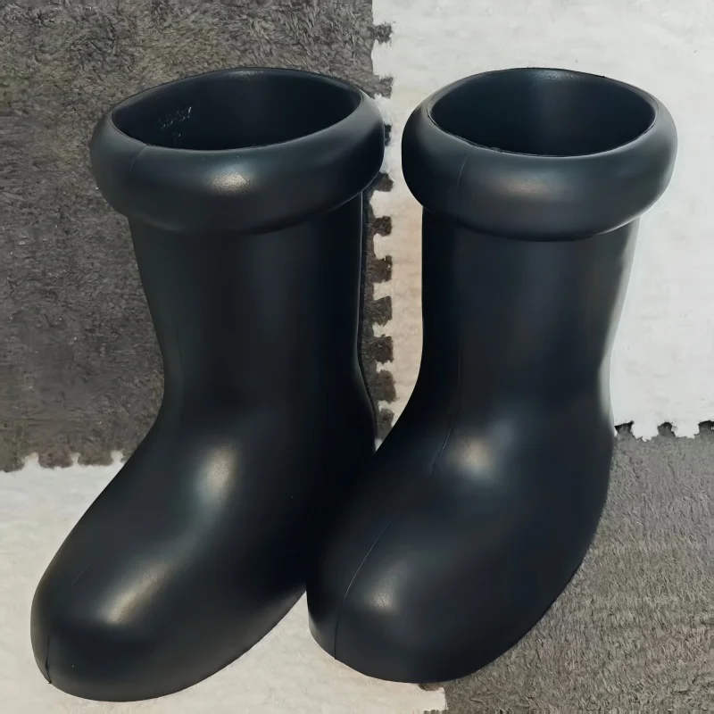 Astro Boy Style Japanese Minimalist Mid-Calf Rain Boots for Men, Fashionable Waterproof Outdoor Boots, Lightweight and Durable Rubber Shoes