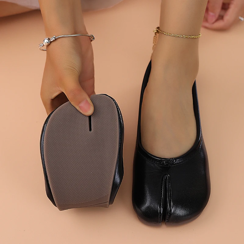 2025 Women's Leather Toe Separator Loafers Flat Comfortable Slip-On Breathable Casual Shoes