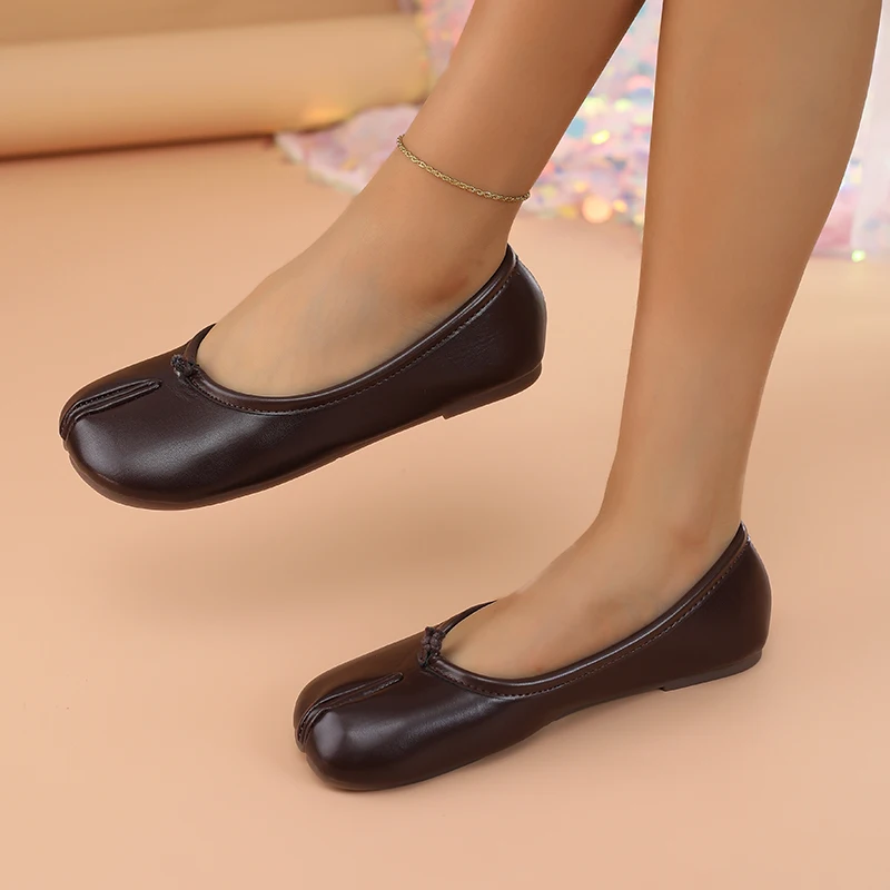 2025 Women's Leather Toe Separator Loafers Flat Comfortable Slip-On Breathable Casual Shoes