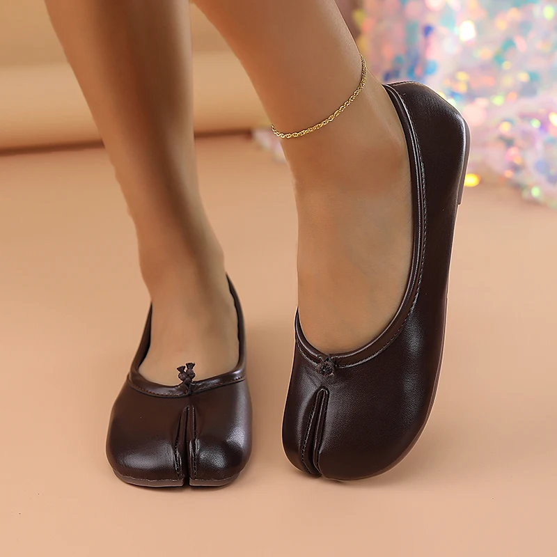 2025 Women's Leather Toe Separator Loafers Flat Comfortable Slip-On Breathable Casual Shoes